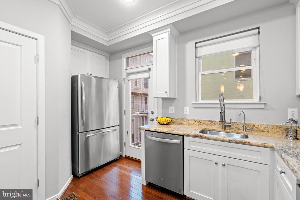 331 K St SE