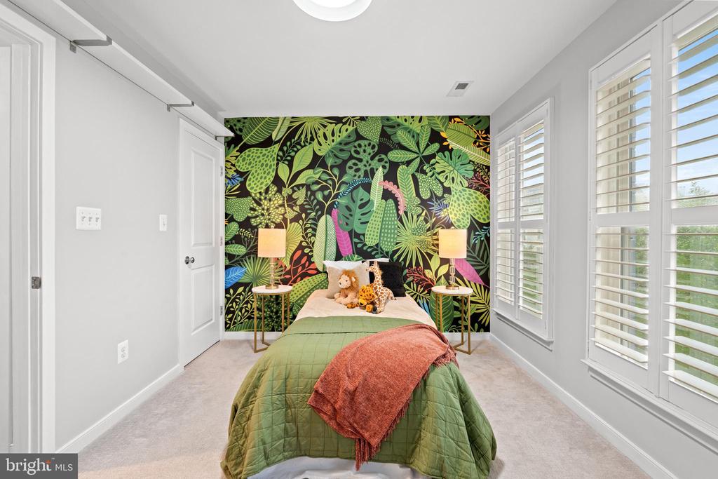 331 K St SE