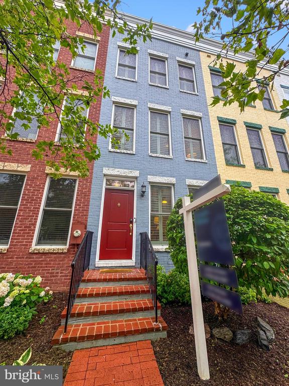 331 K St SE
