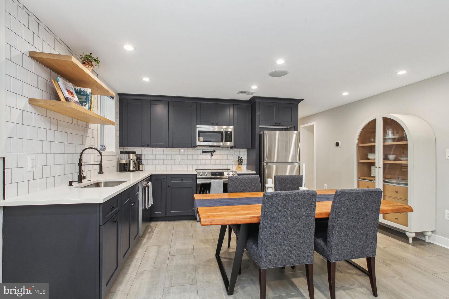 216 T St NE #1