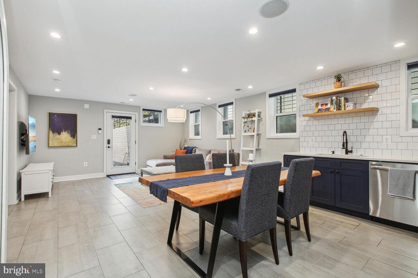 216 T St NE #1