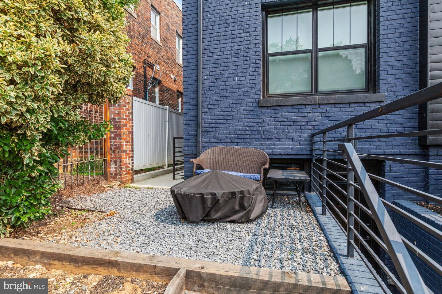 216 T St NE #1