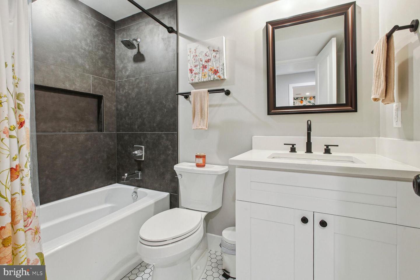 216 T St NE #1