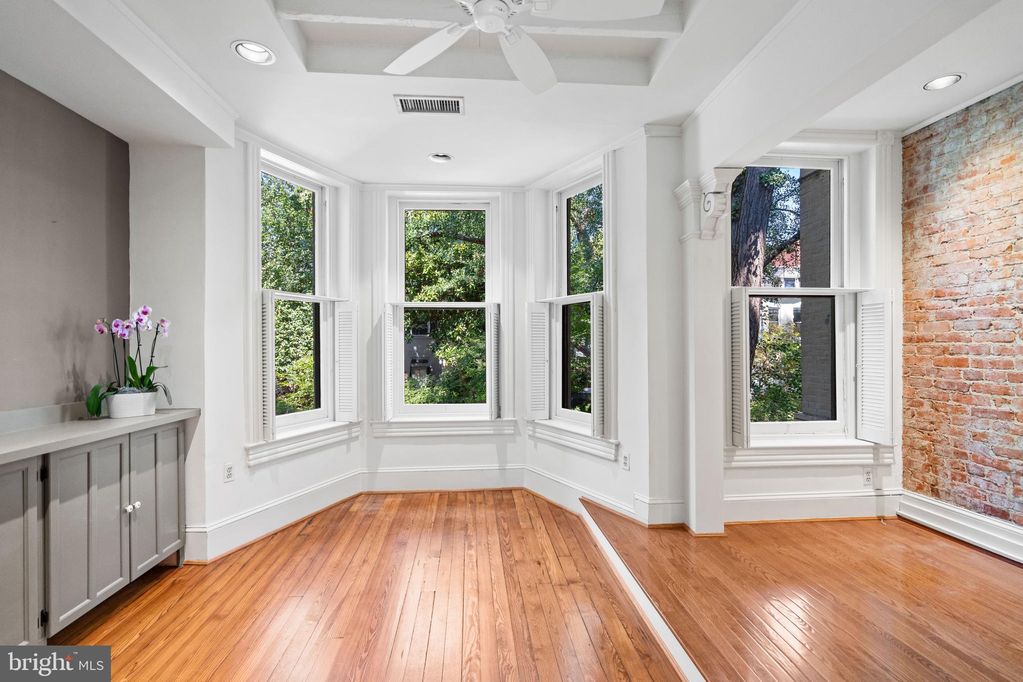 3040 CAMBRIDGE PLACE NW