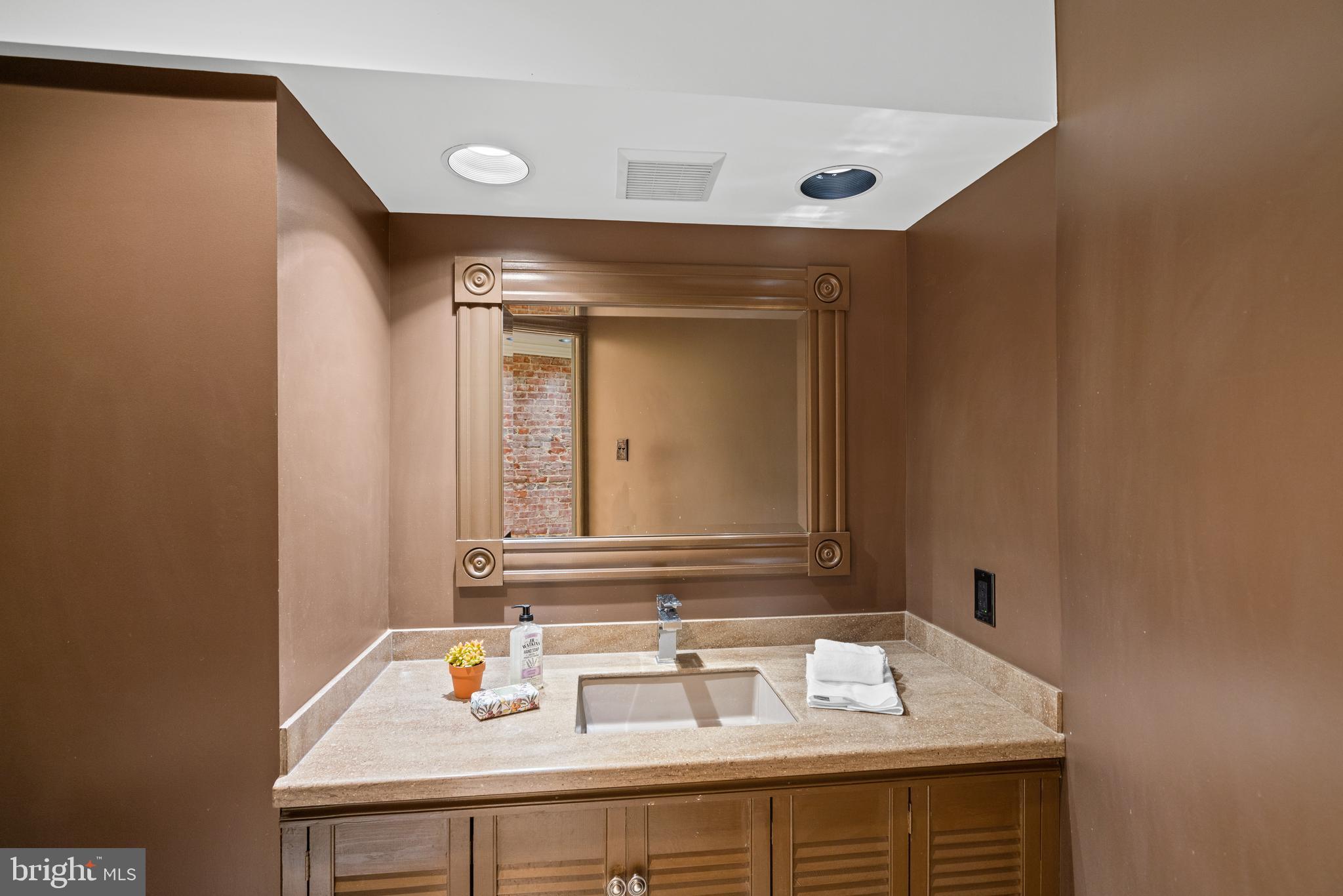 3040 CAMBRIDGE PLACE NW