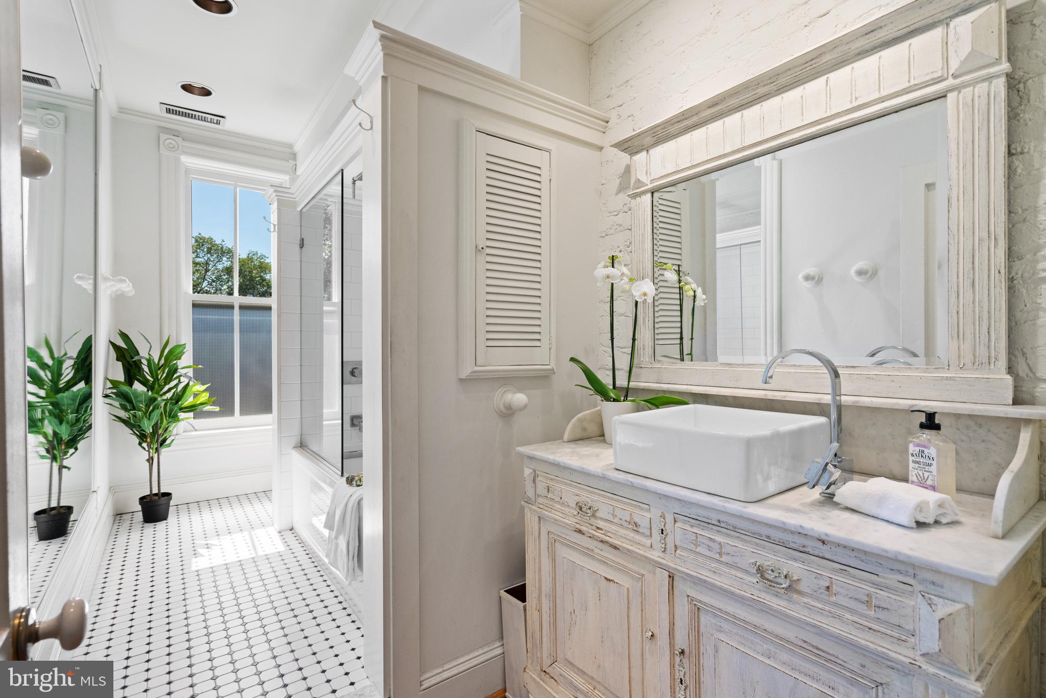 3040 CAMBRIDGE PLACE NW