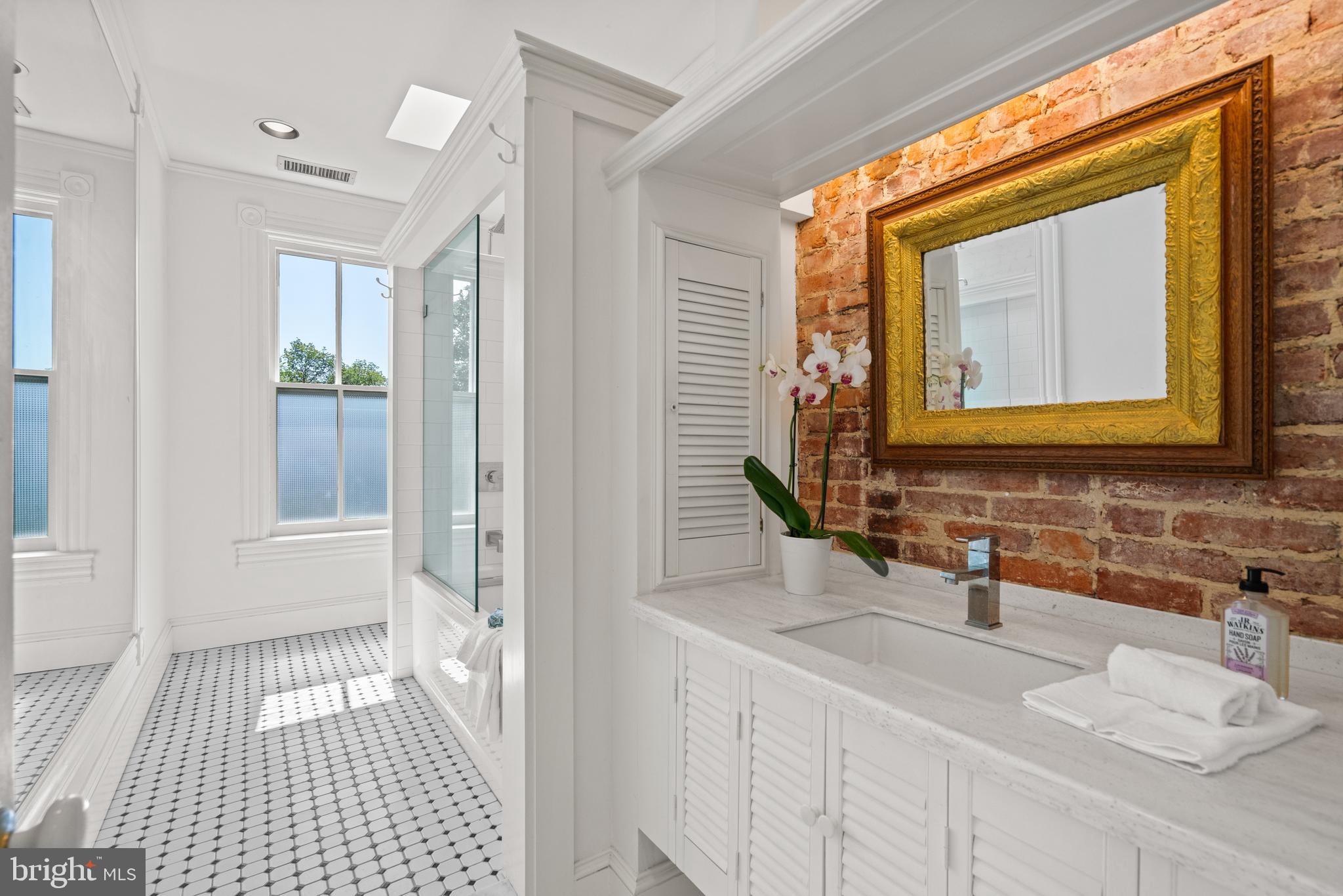 3040 CAMBRIDGE PLACE NW