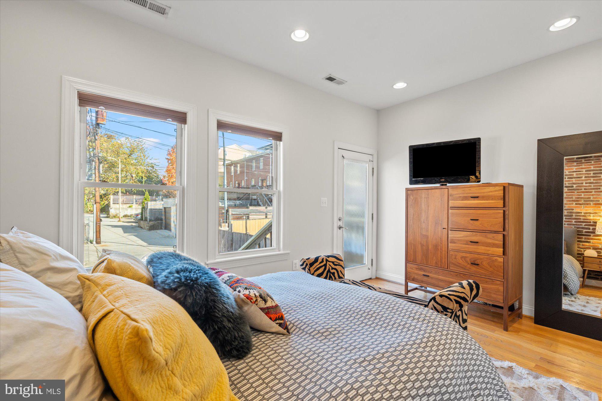 907 WEBSTER STREET NW 2