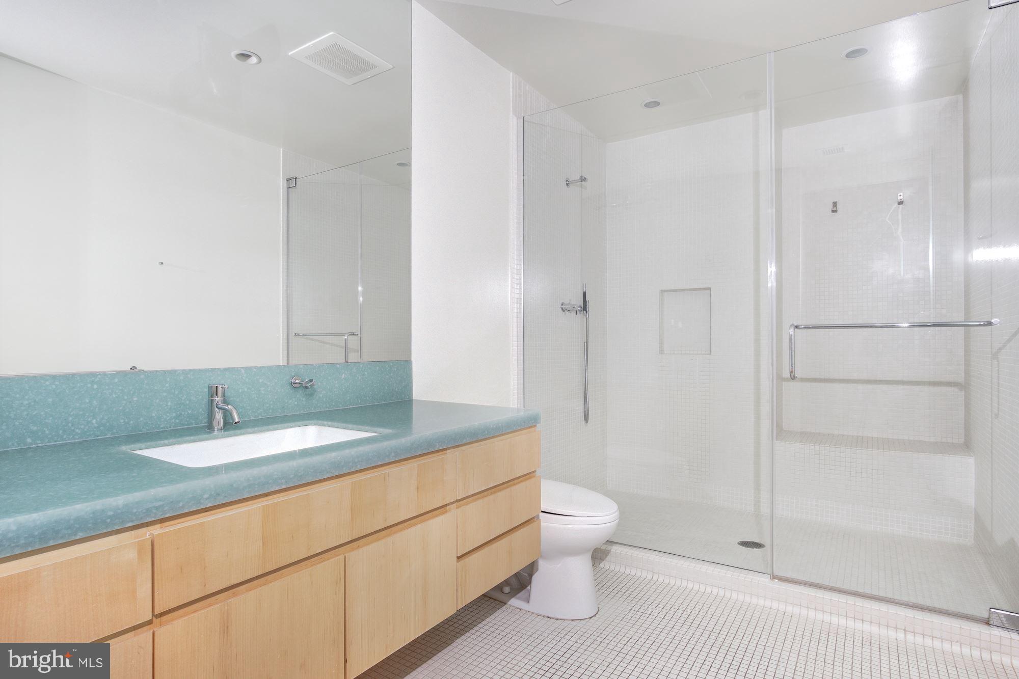 437 NEW YORK AVENUE NW Y2