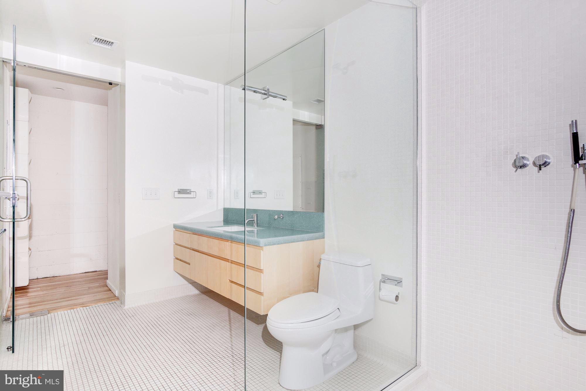 437 NEW YORK AVENUE NW Y2