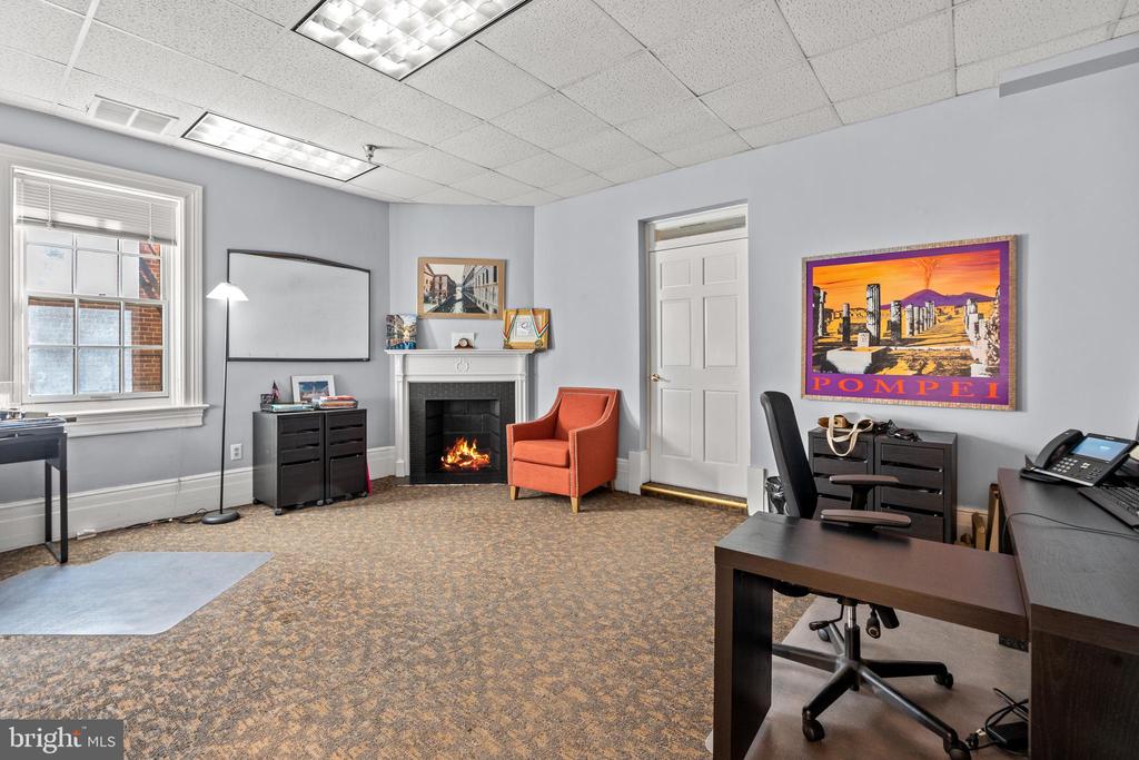 1860 19TH STREET NW