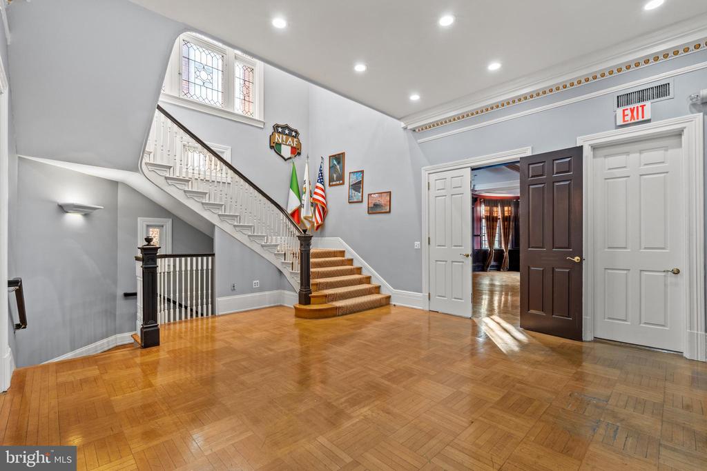 1860 19TH STREET NW