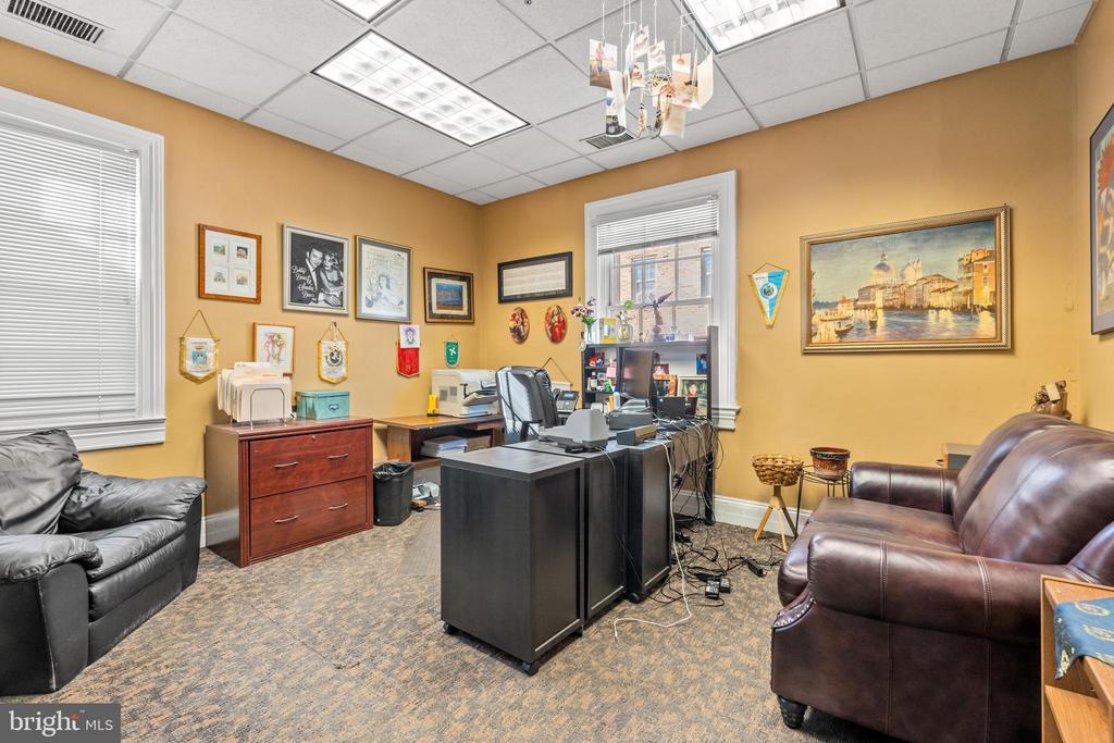 1860 19TH STREET NW