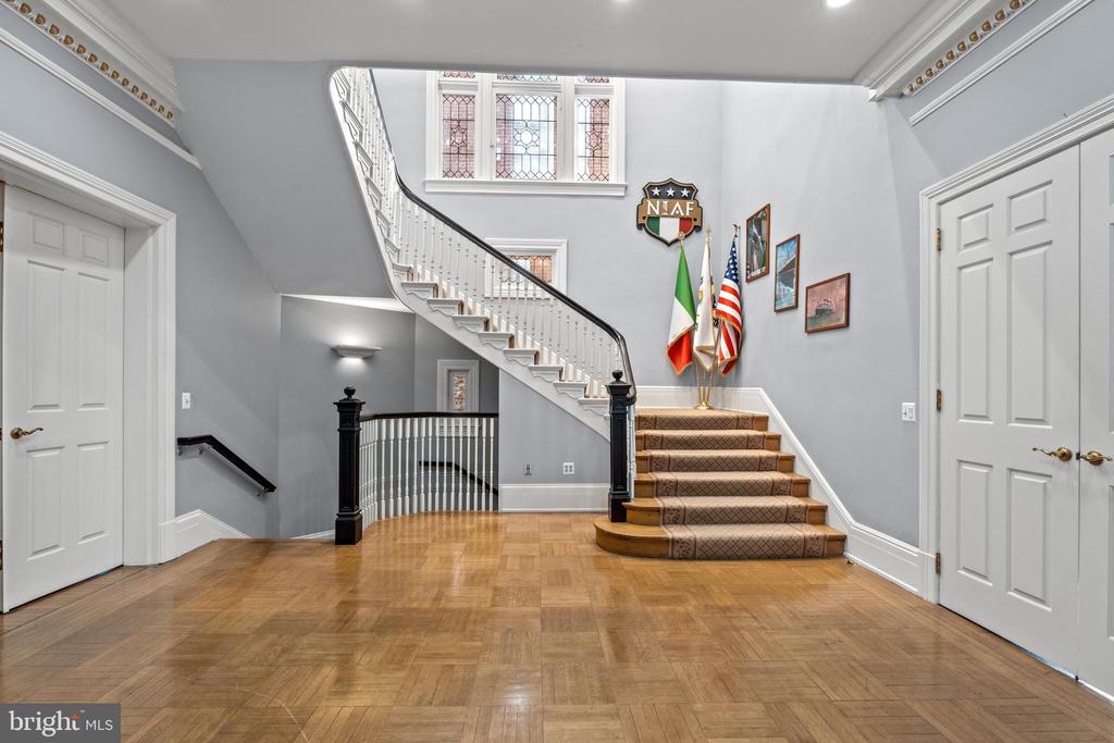 1860 19TH STREET NW