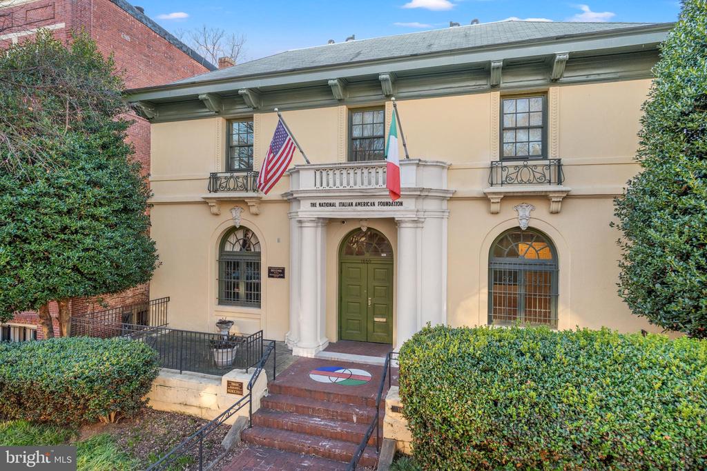 1860 19TH STREET NW