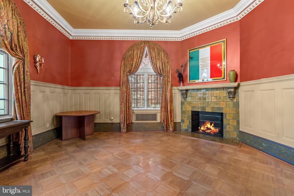 1860 19TH STREET NW