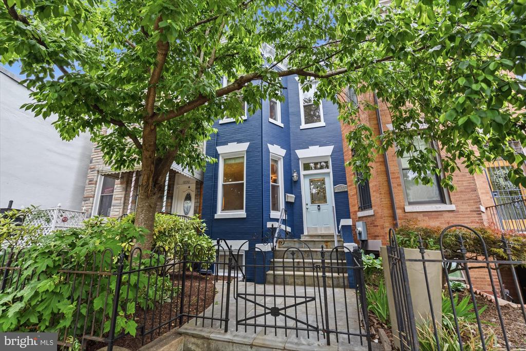 1032 KENYON STREET NW