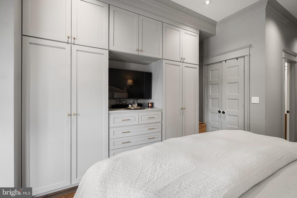 1222 11TH STREET NW Unit: 2
