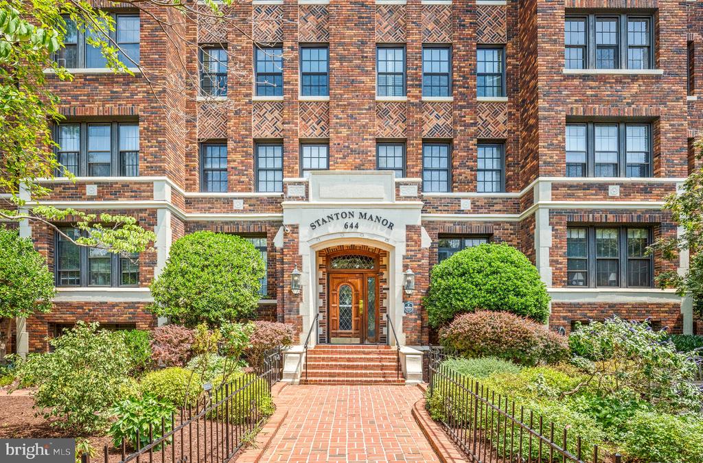 644 MASSACHUSETTS AVENUE NE Unit: 301