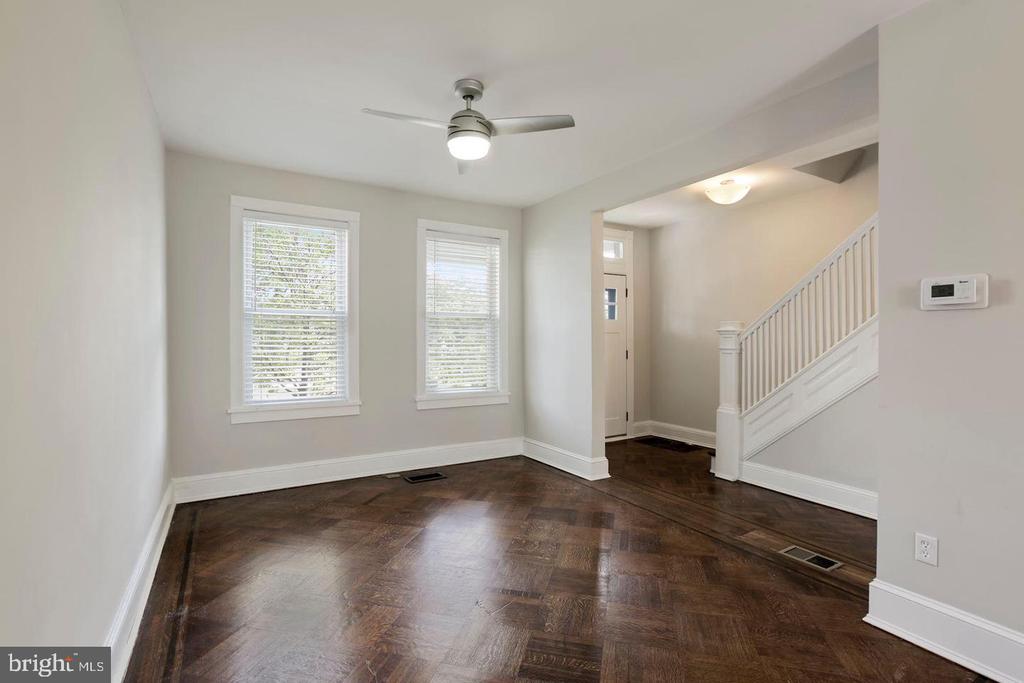 143 V STREET NE