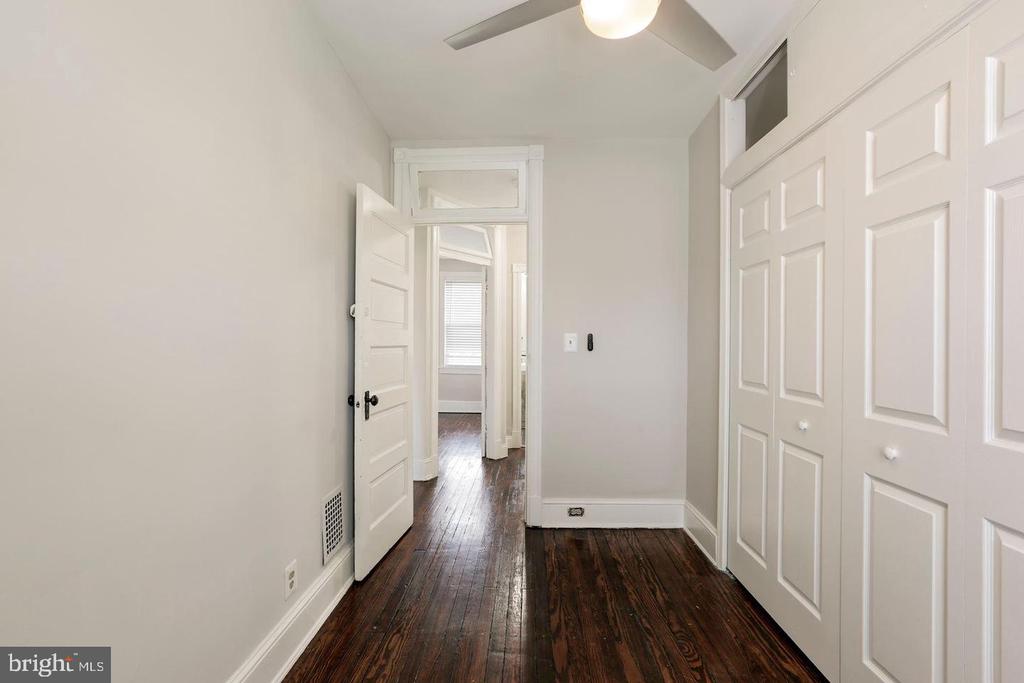 143 V STREET NE