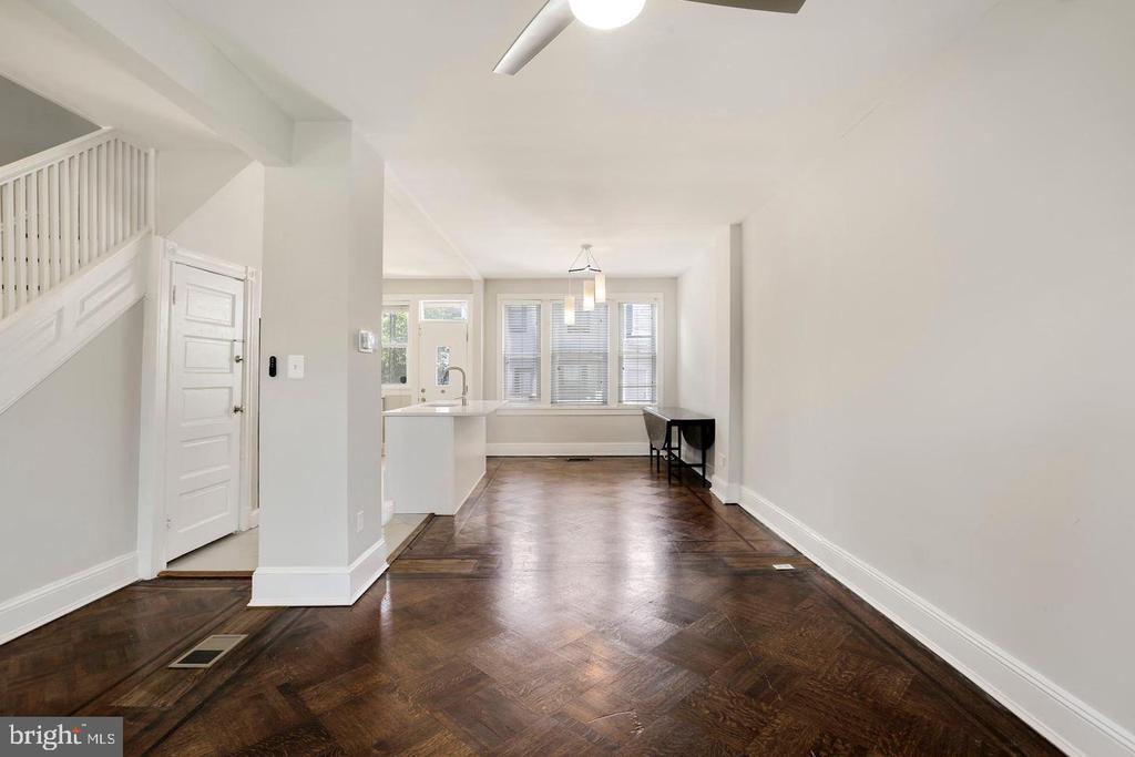 143 V STREET NE