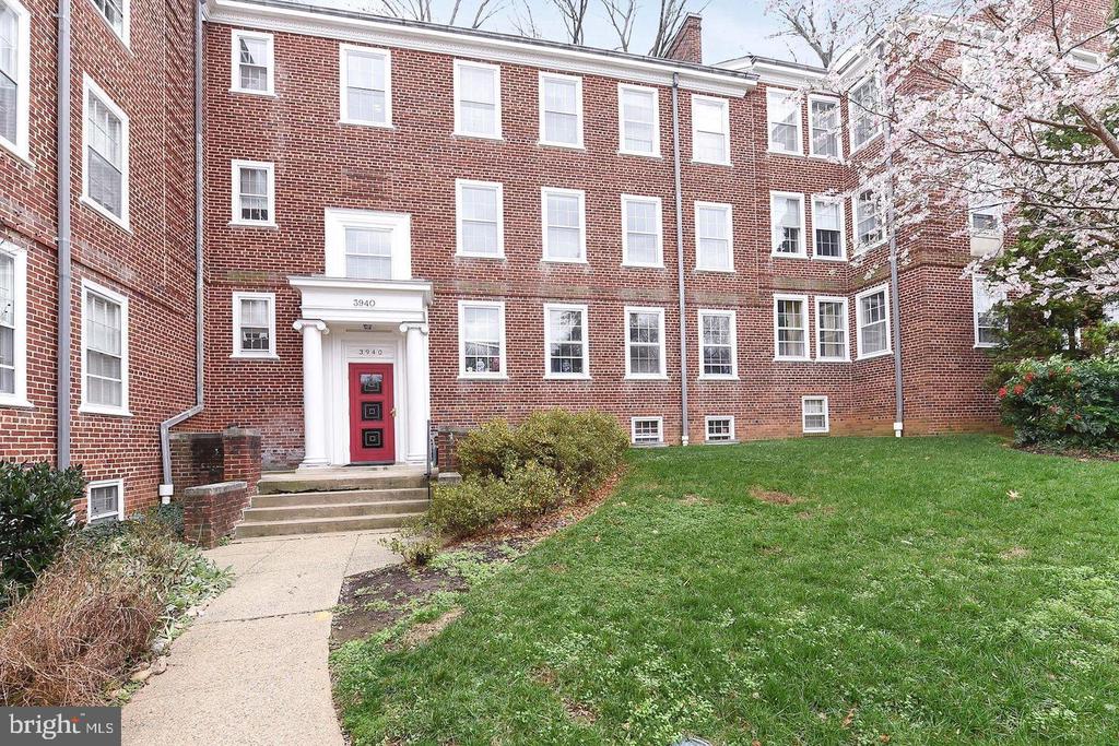 3940 LANGLEY COURT NW Unit: C633