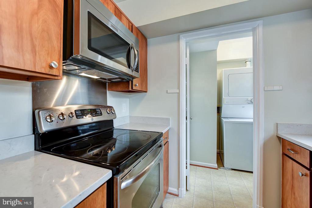 3940 LANGLEY COURT NW Unit: C633