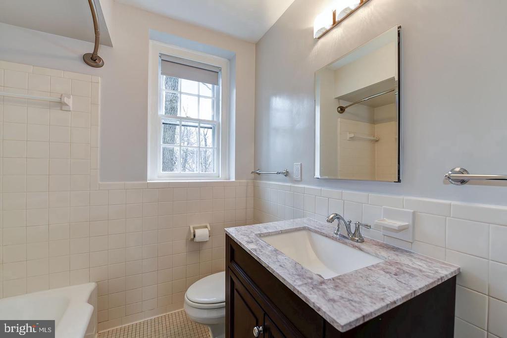 3940 LANGLEY COURT NW Unit: C633
