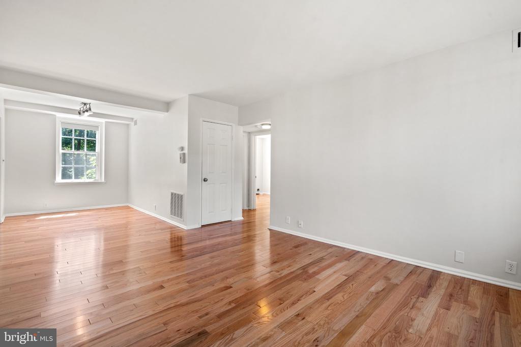 3940 LANGLEY COURT NW Unit: C633