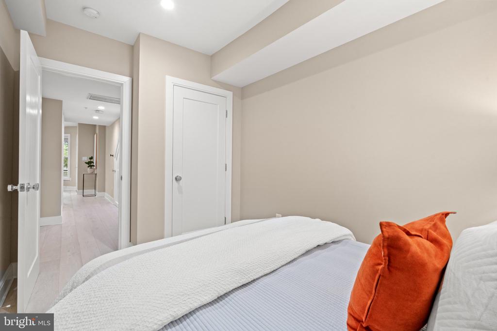 5622 13TH STREET NW Unit: 2