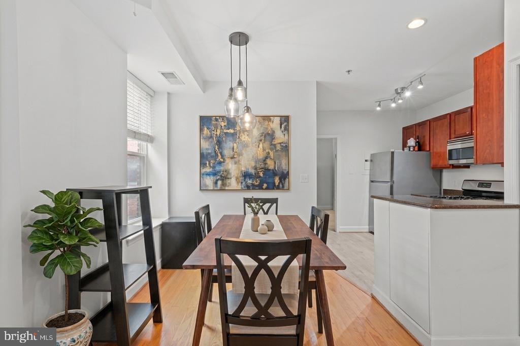 1418 W NW Unit: 403