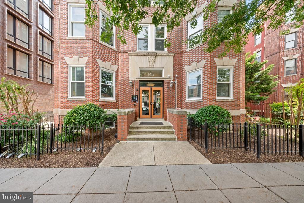 1418 W NW Unit: 403