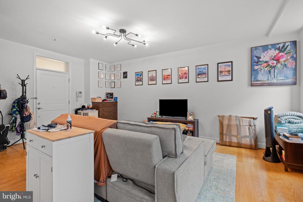 1418 W NW Unit: 403