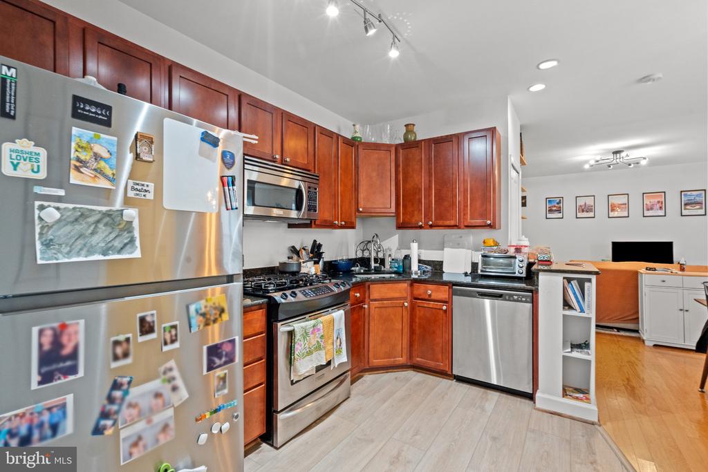 1418 W NW Unit: 403