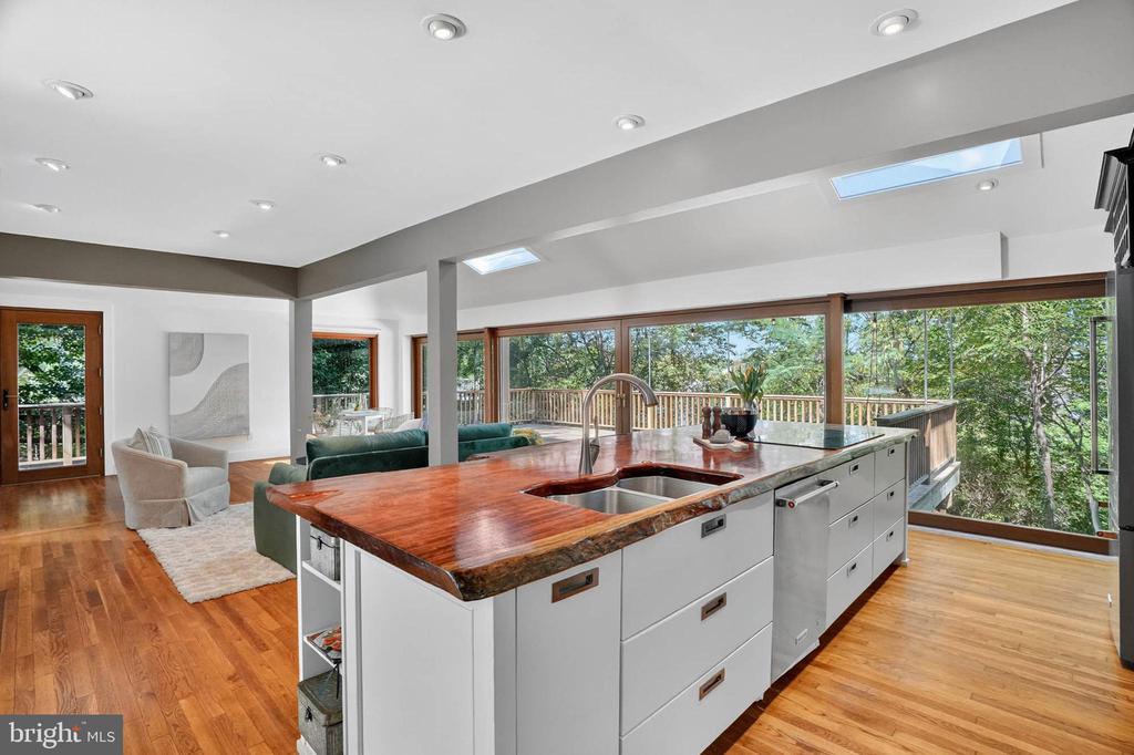 3030 EDGEWATER DRIVE