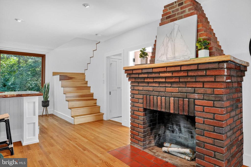 3030 EDGEWATER DRIVE