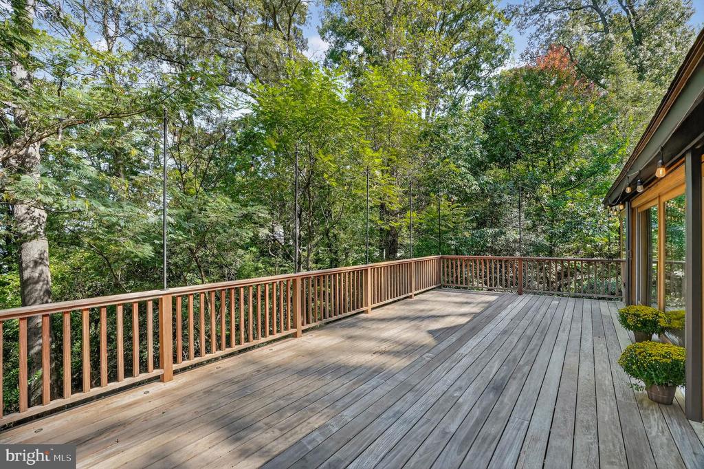 3030 EDGEWATER DRIVE