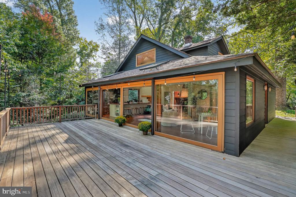 3030 EDGEWATER DRIVE
