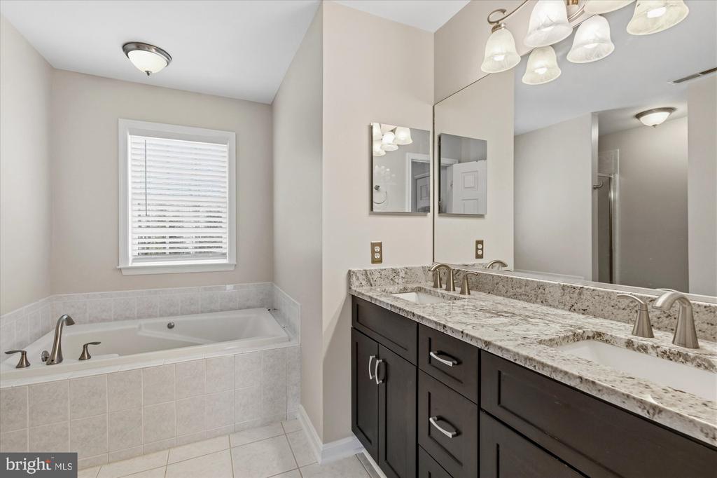 3704 EAGLES NEST COURT