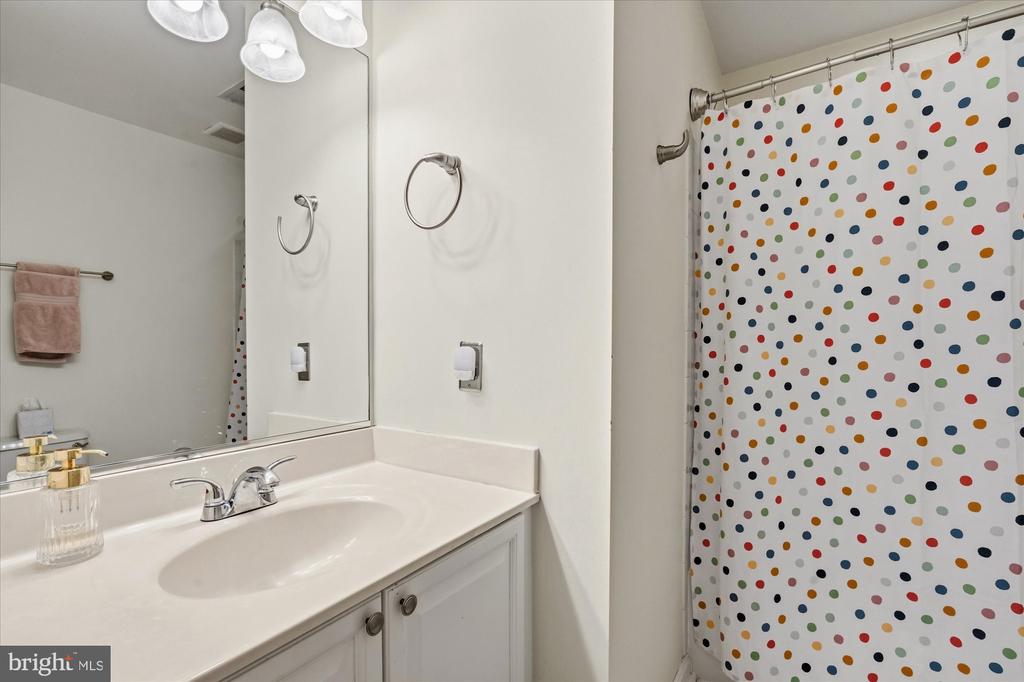 3704 EAGLES NEST COURT