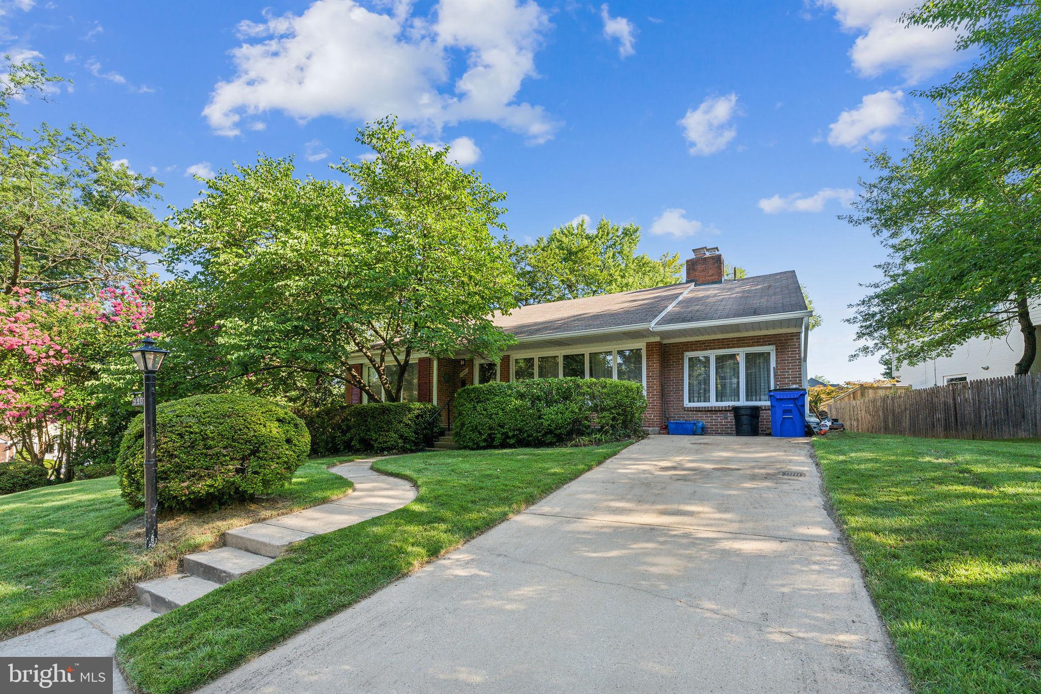 9407 Balfour Dr