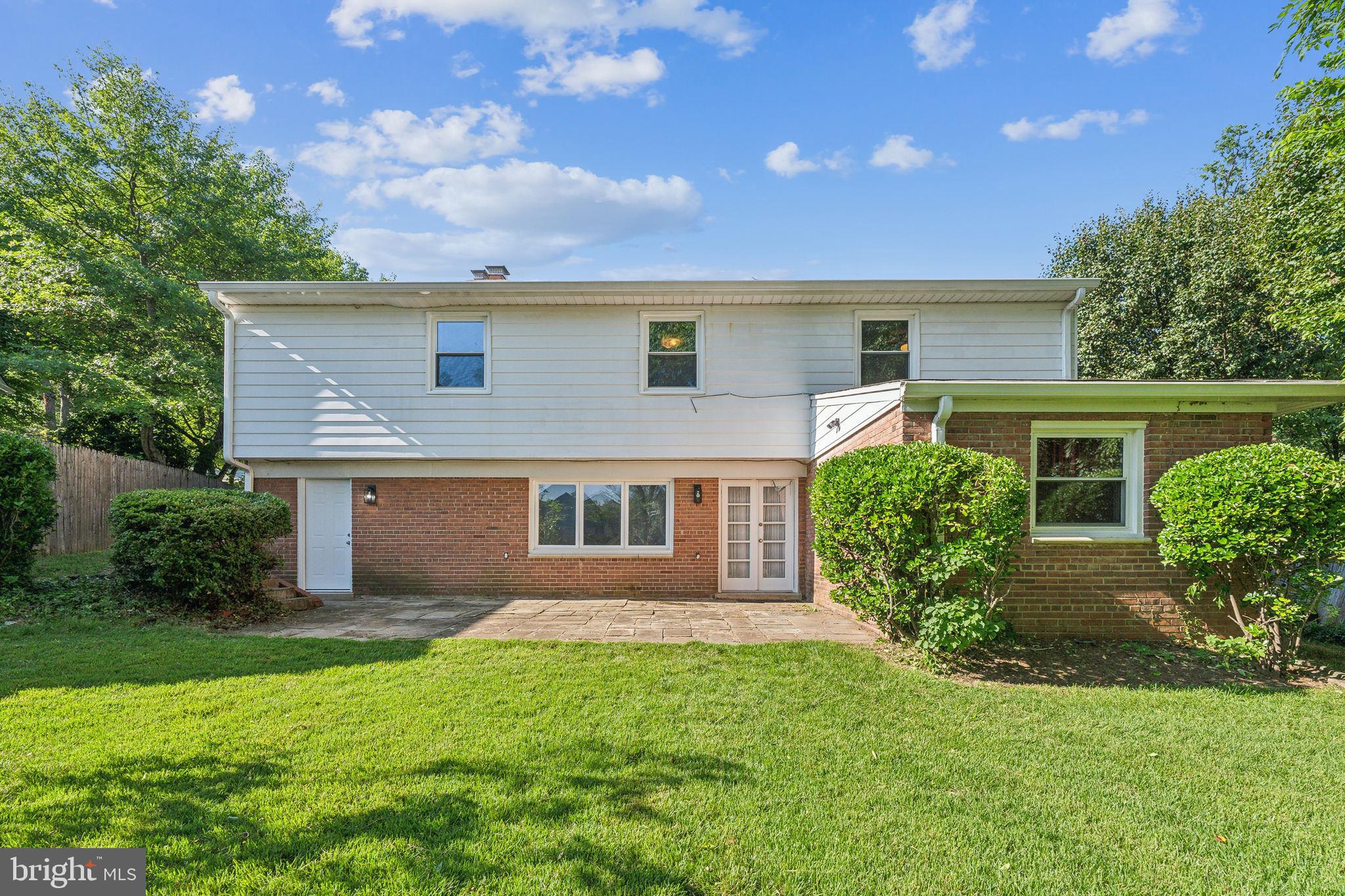 9407 Balfour Dr