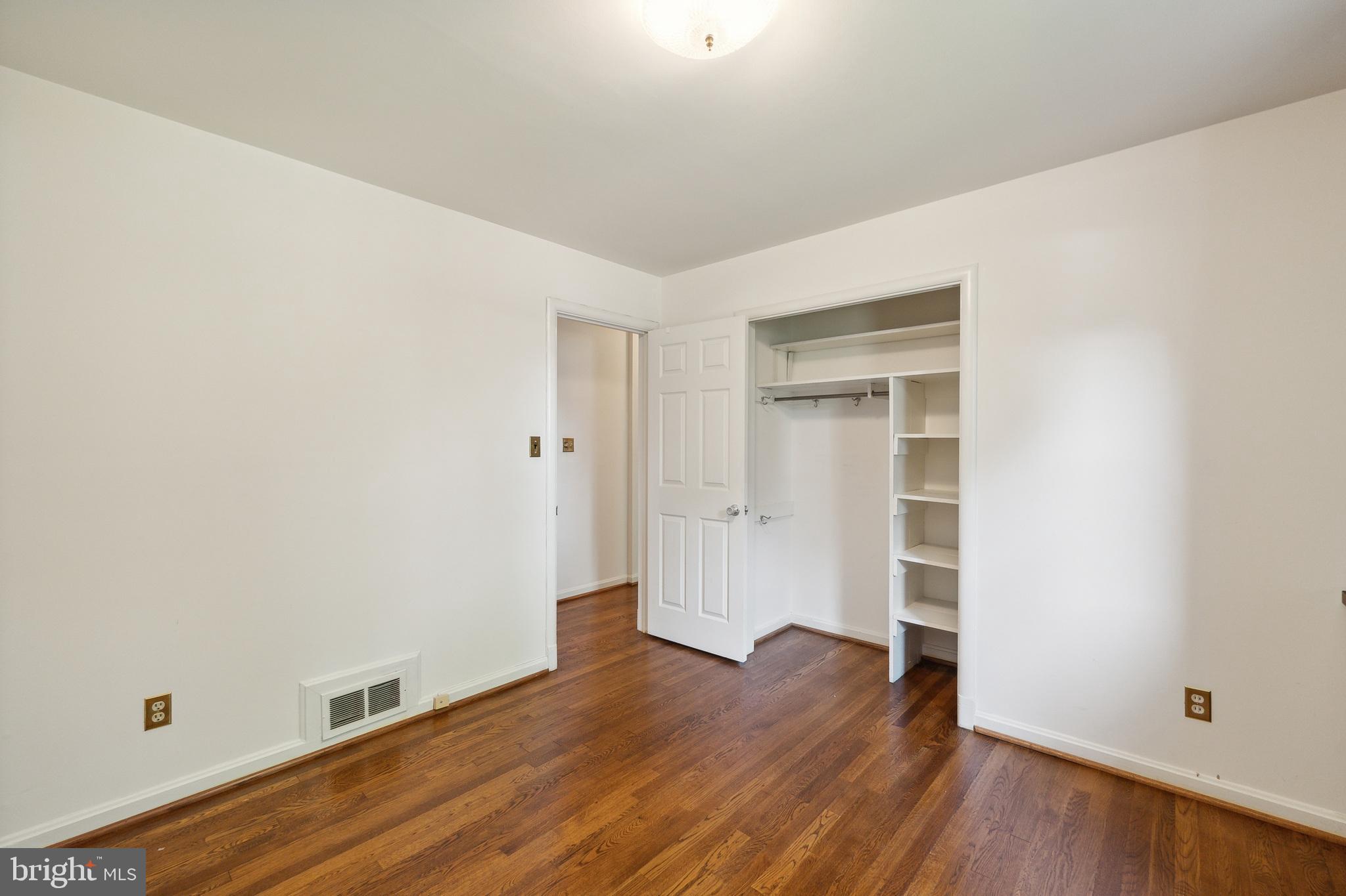 9407 Balfour Dr