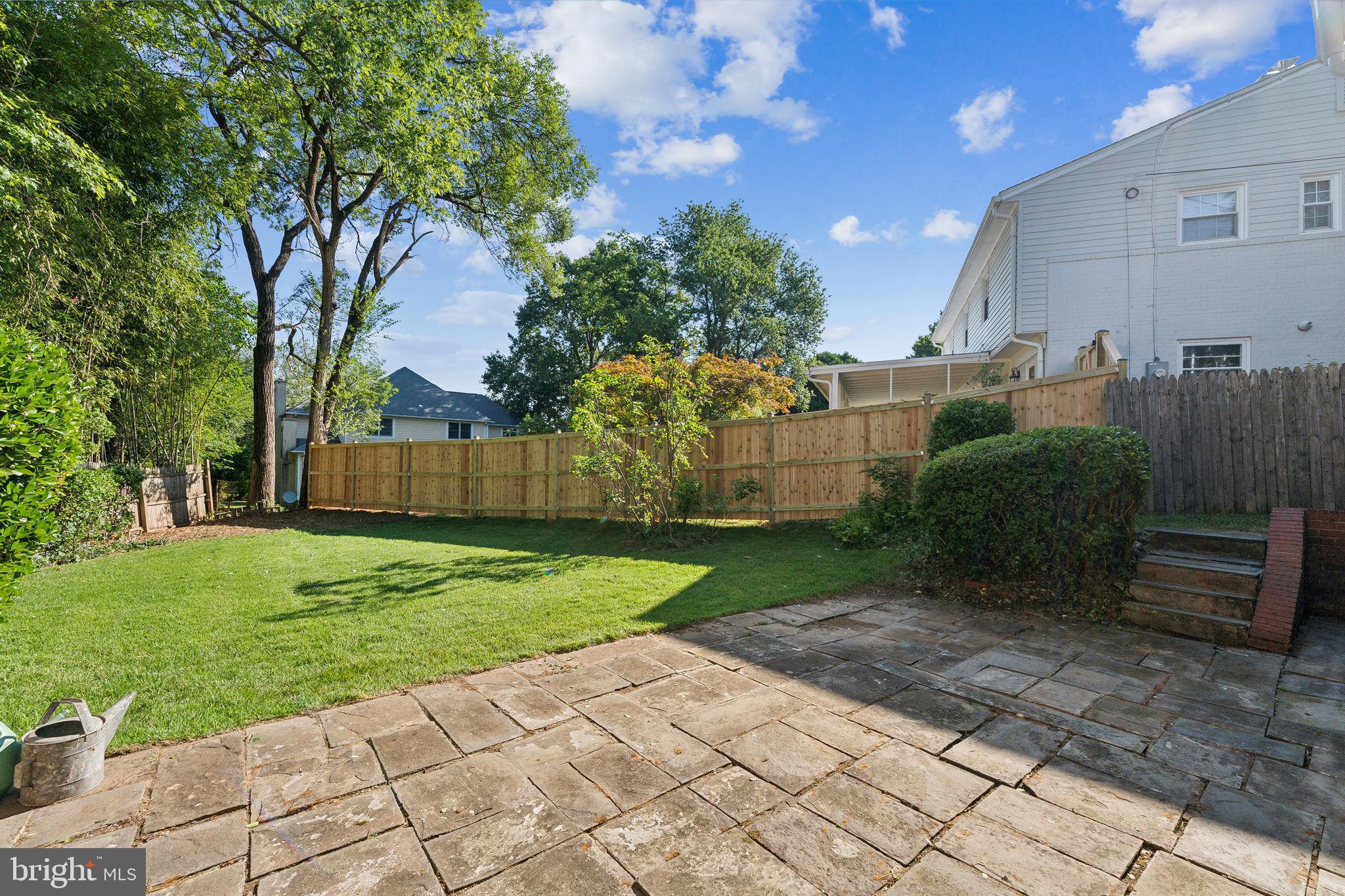 9407 Balfour Dr