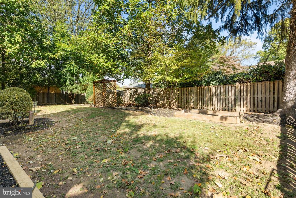 1707 White Oak Dr