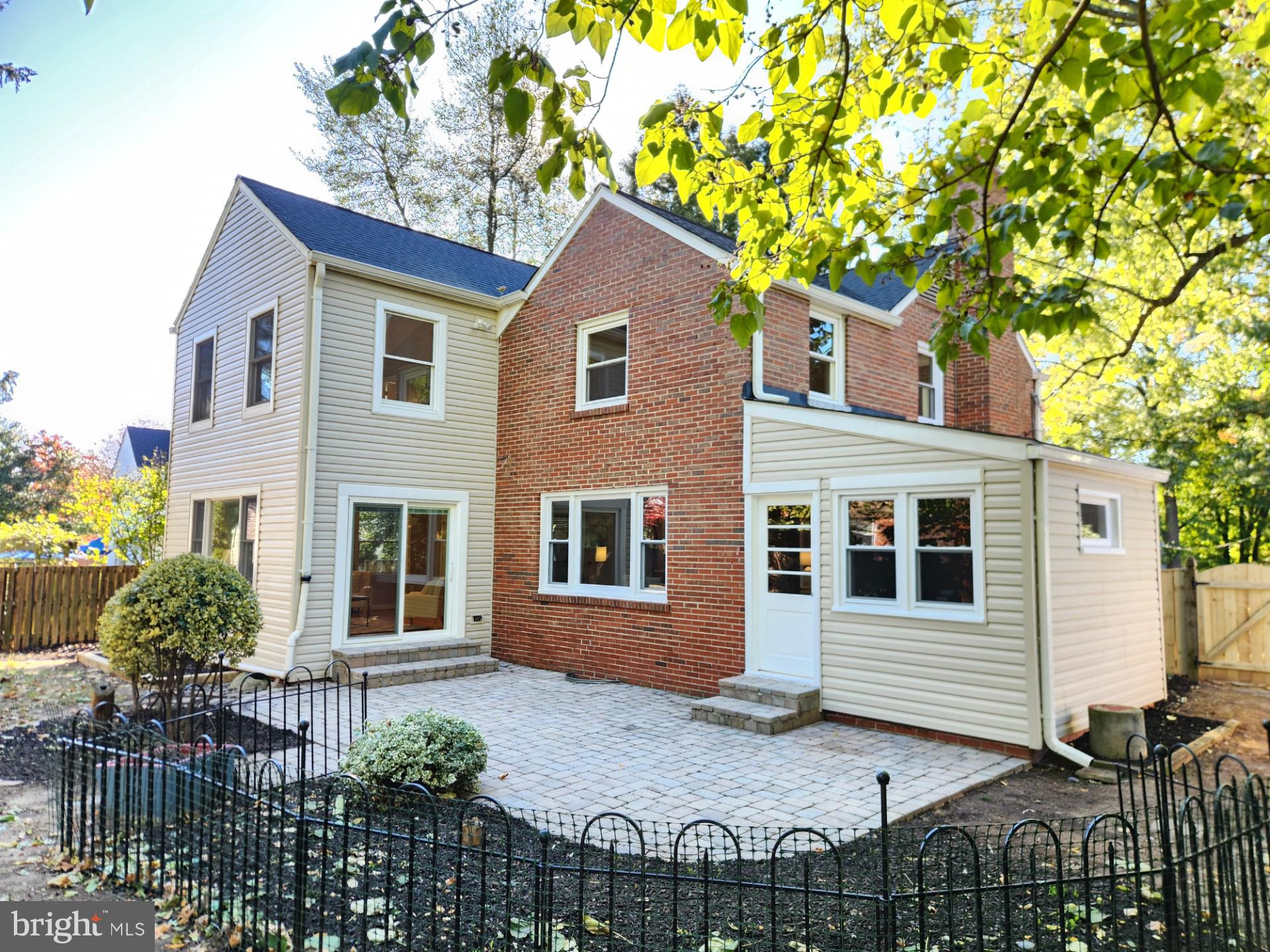 1707 White Oak Dr