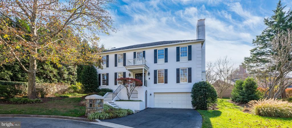 6 Meyer Point Ct