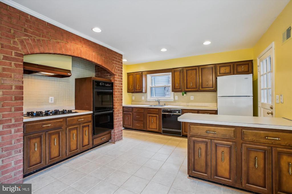 10612 Democracy Ln