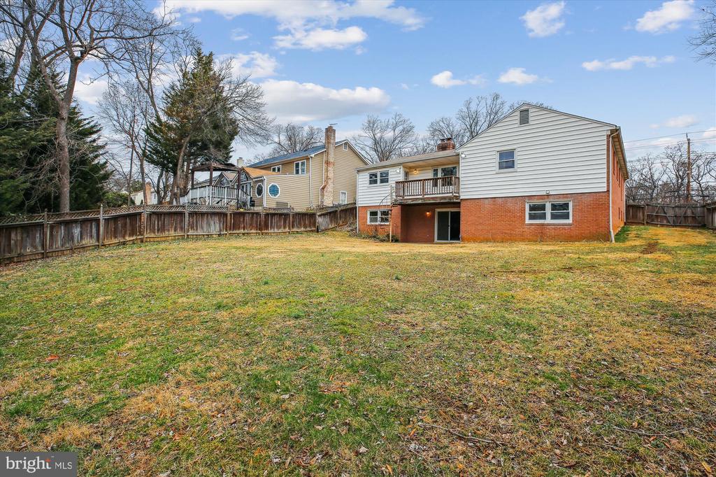 10612 Democracy Ln